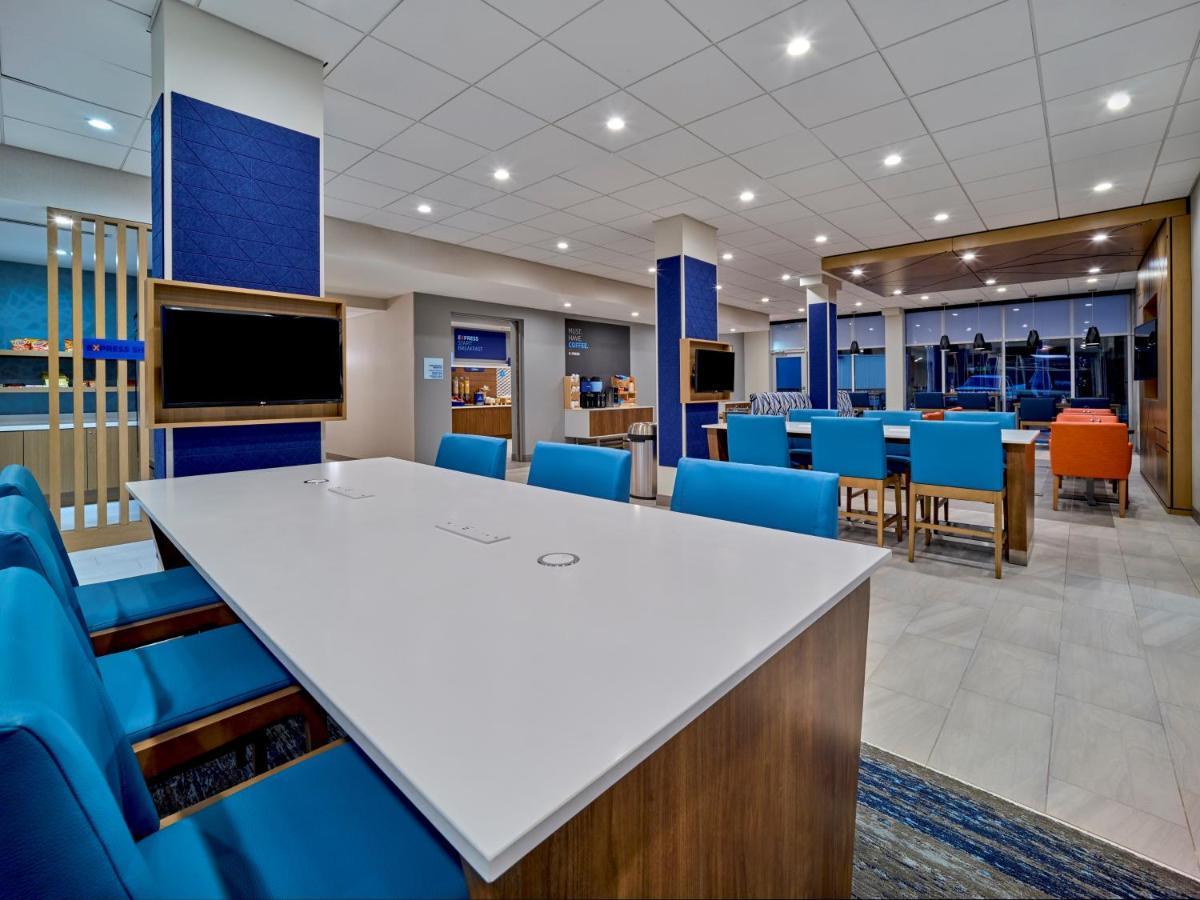 Express - Space Center By Ihg Hotel 2*